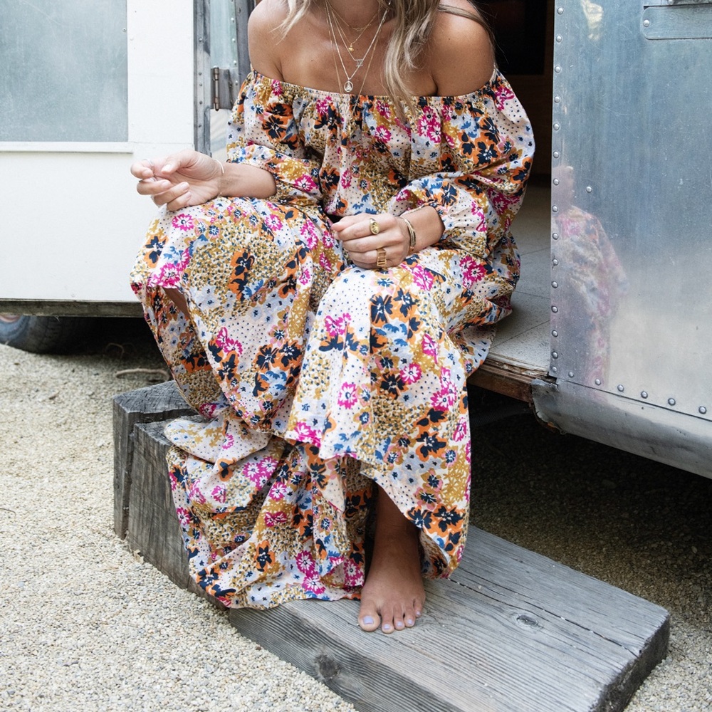 Like new xs (small fit) off shoulder beautiful print dress by apiece apart